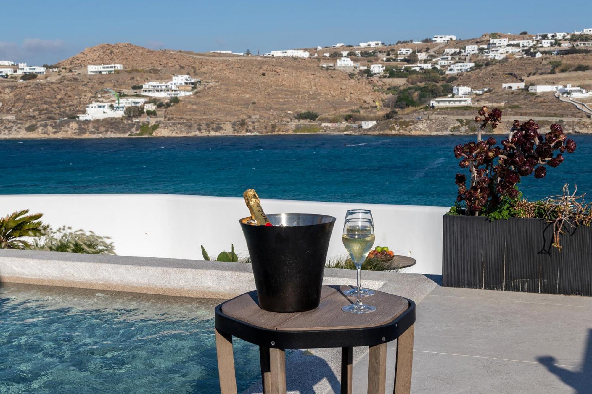 Aeonic Suites And Spa Mykonos Town Екстериор снимка