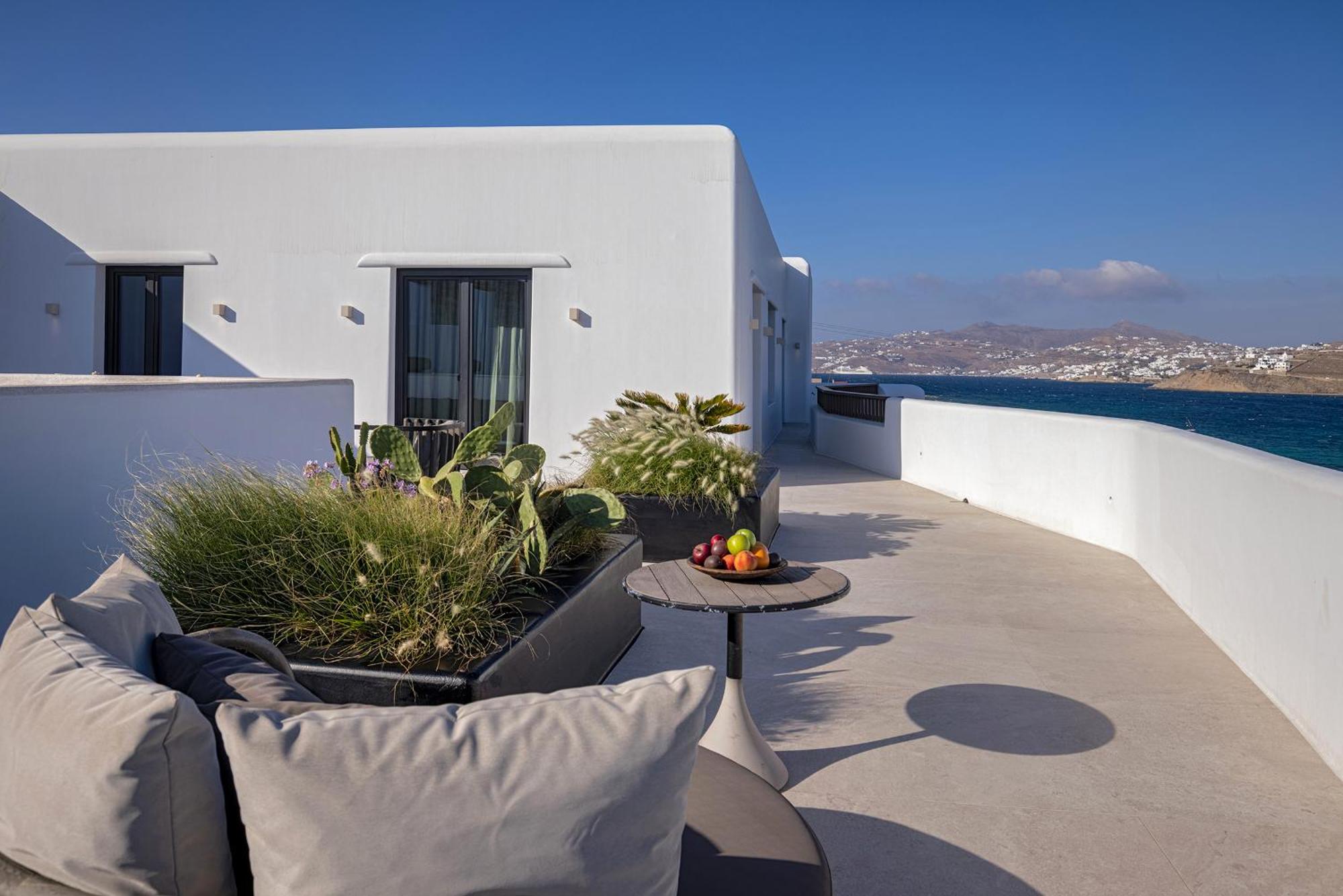Aeonic Suites And Spa Mykonos Town Екстериор снимка